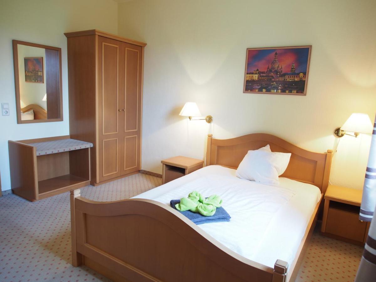 Altes Teichhaus - Pension Ottendorf-Okrilla Ngoại thất bức ảnh