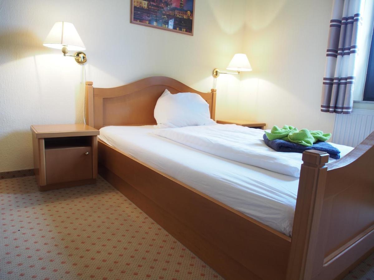 Altes Teichhaus - Pension Ottendorf-Okrilla Ngoại thất bức ảnh